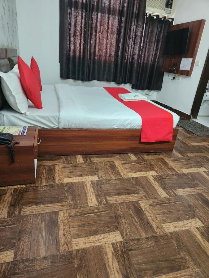 Cozy Cave Near Igi Airport Delhi New Delhi
